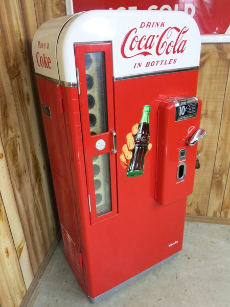 Vendo 81B Coca Cola Machine For Sale - Image 3