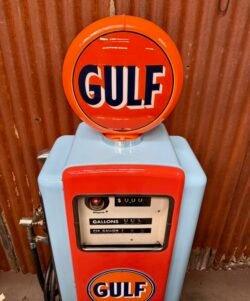 Restored 1948 Gulf Wayne gas pump