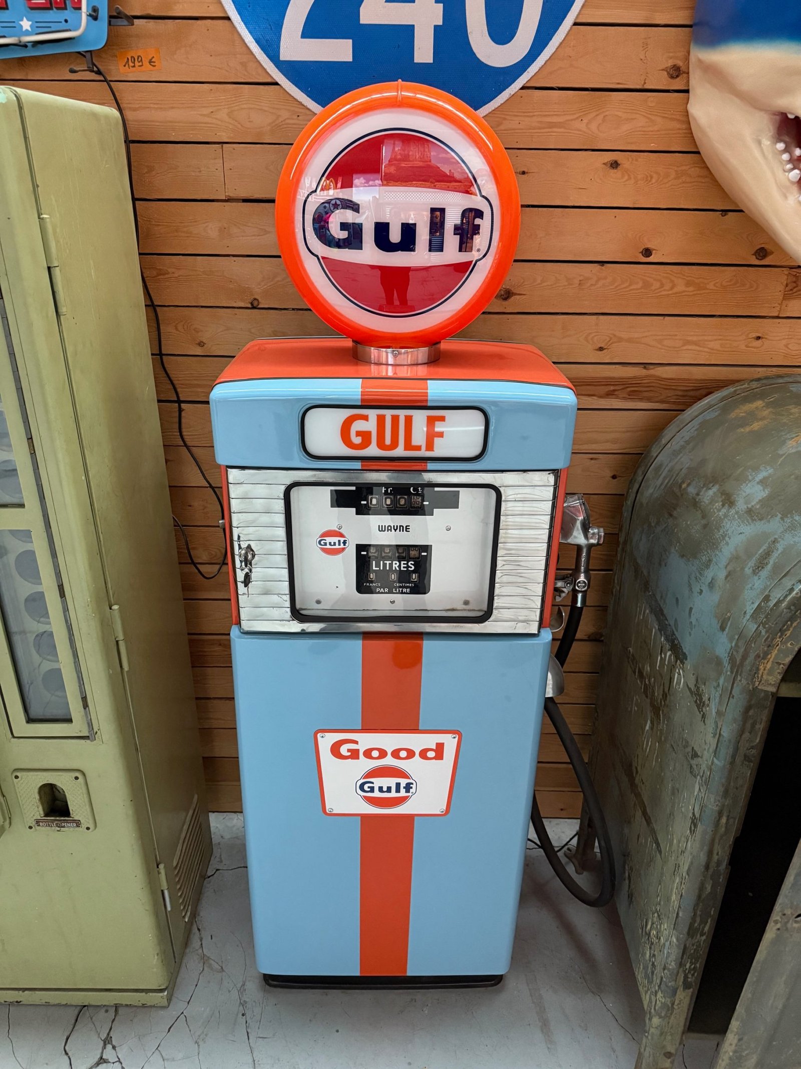 Beautifully restored 1955 Gulf Wayne 505 Gas Pump. - Image 6
