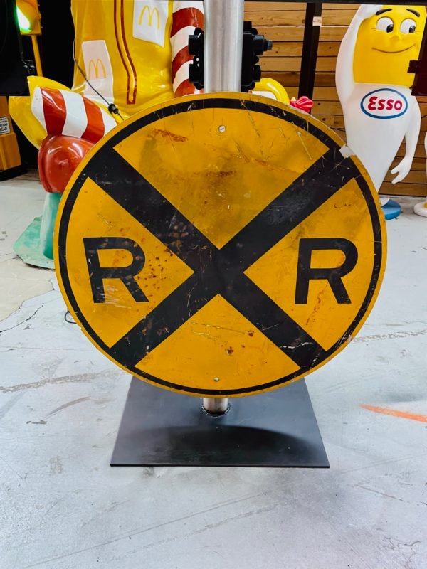 American Railroad crossing USA - Image 4