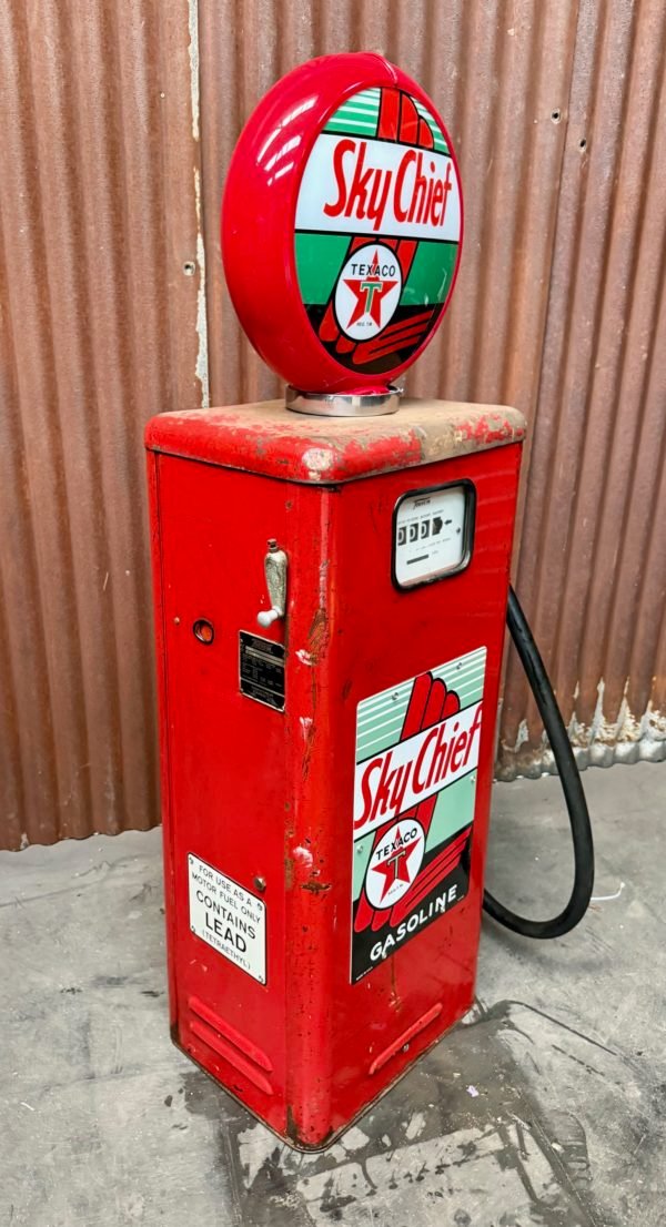 Original Texaco Sky Chief American gas pump. - Image 6