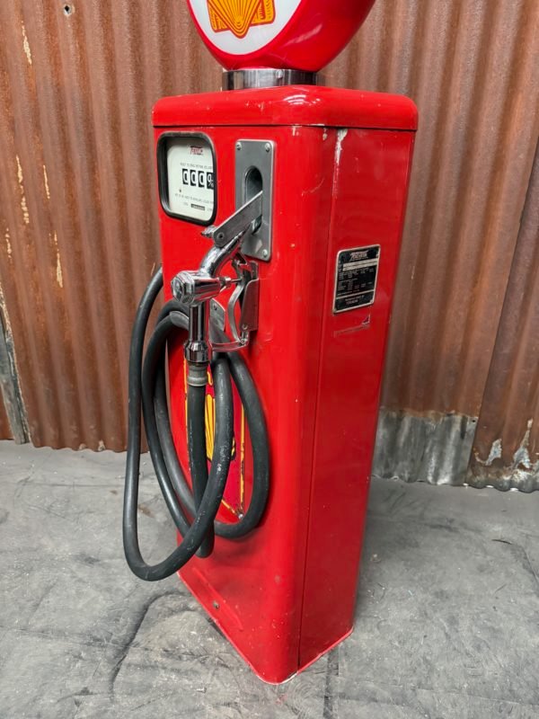 American Shell gas pump. - Image 3