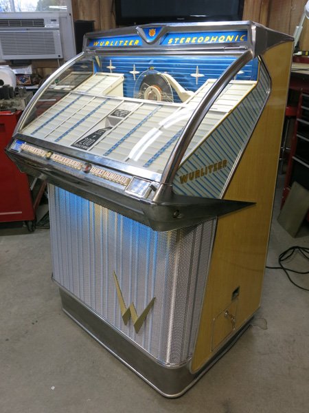 1959 Wurlitzer 2310S 45 rpm Vinyl Jukebox For Sale - Image 2