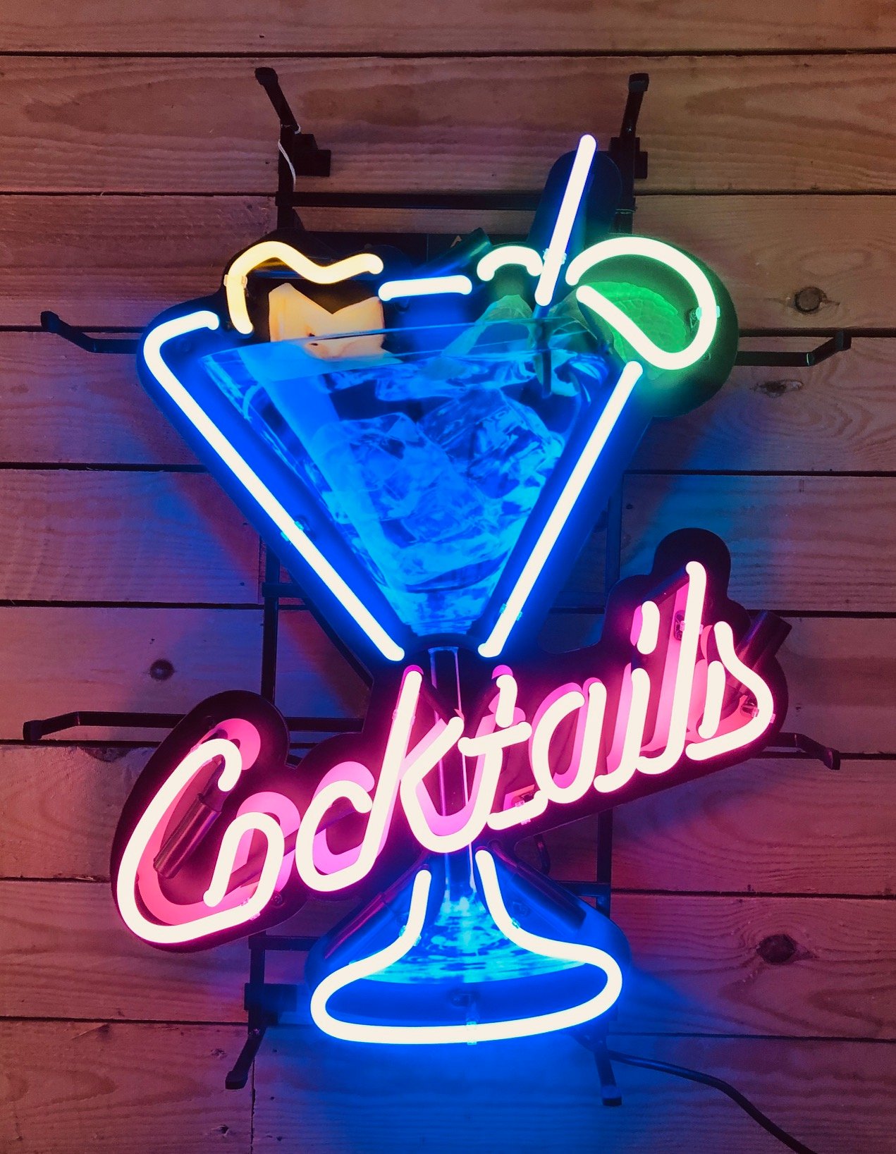 Neon sign cocktails 50 x 64 cm